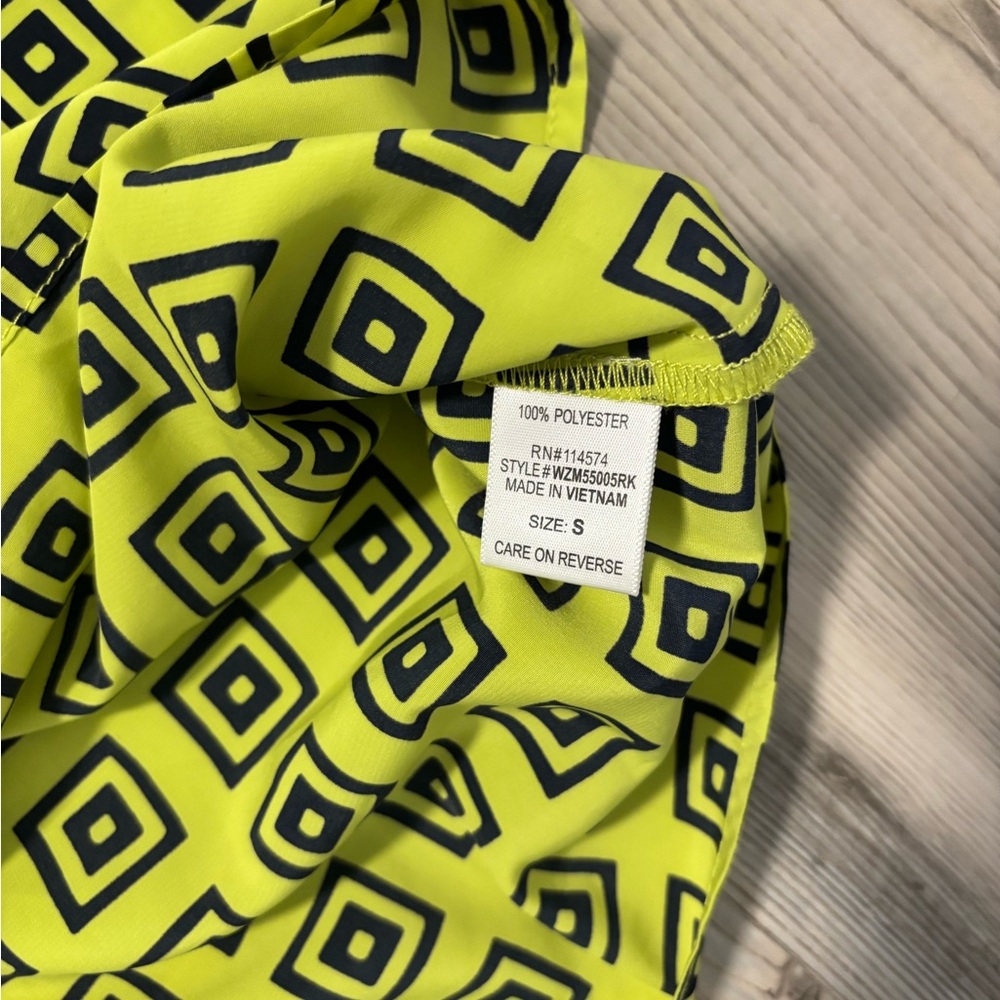 Geometric Patterned Women's Top - image 3